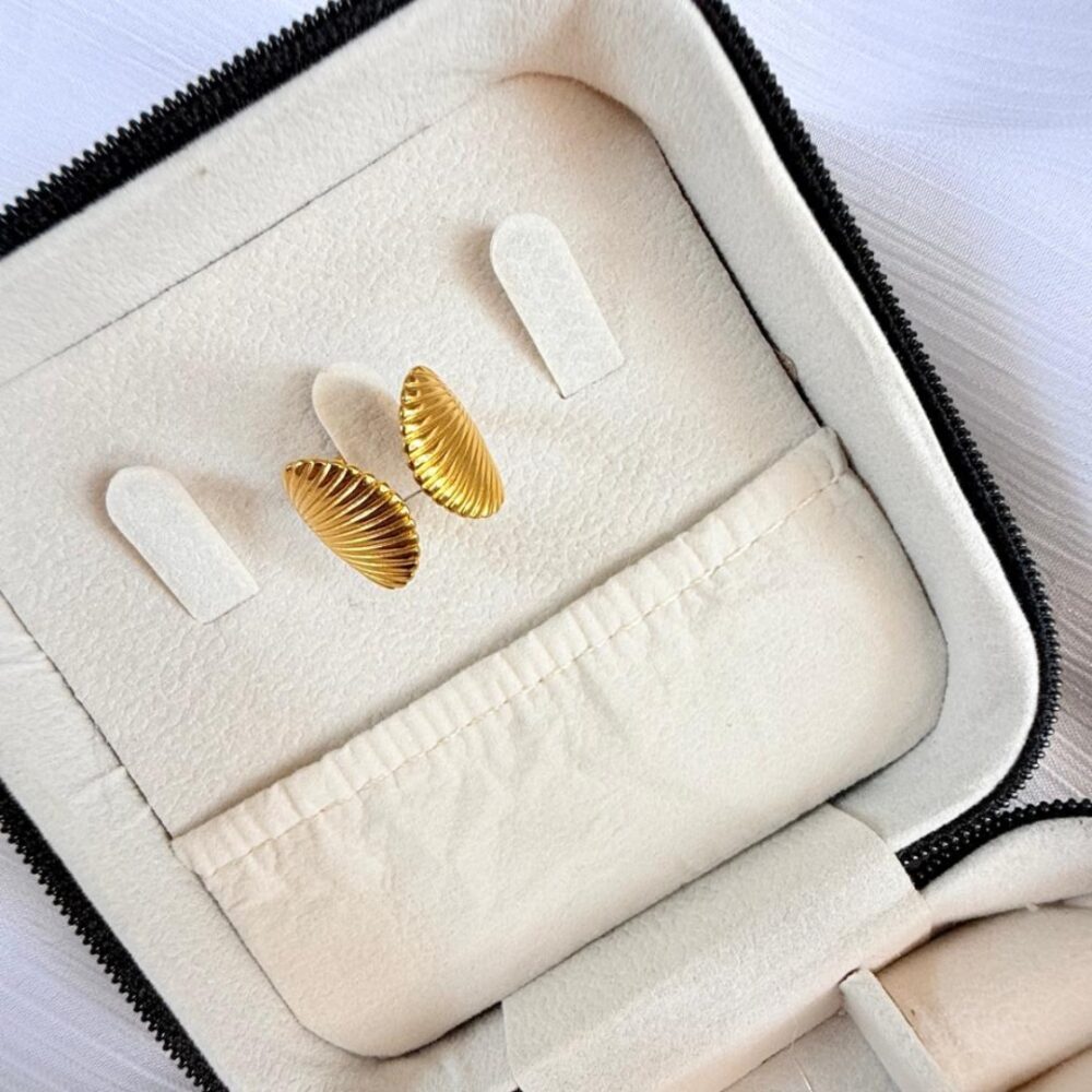 Gold Shell Ring - Image 2