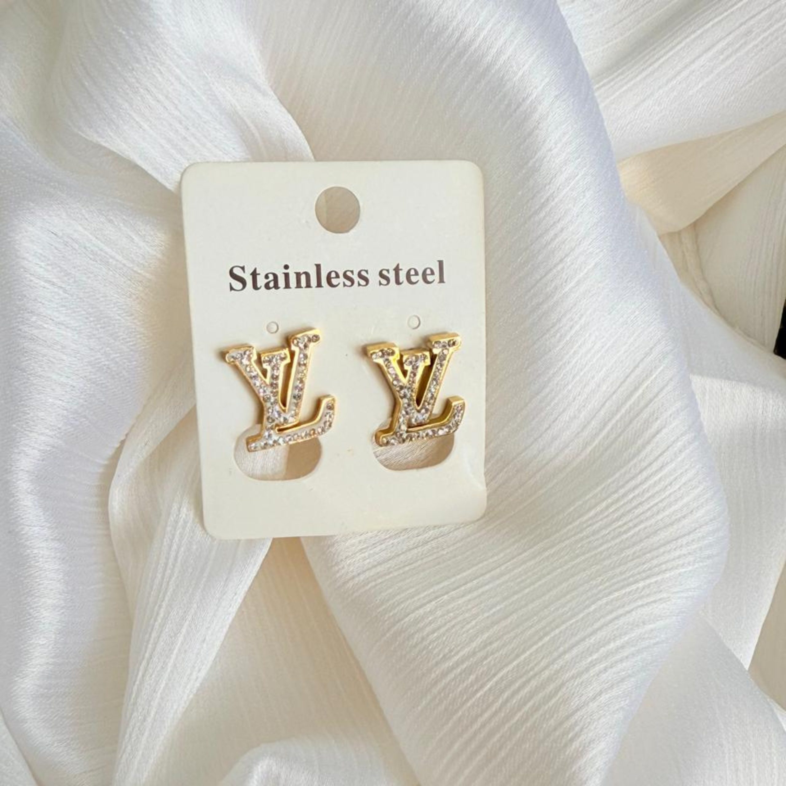 LV Stud - Image 3