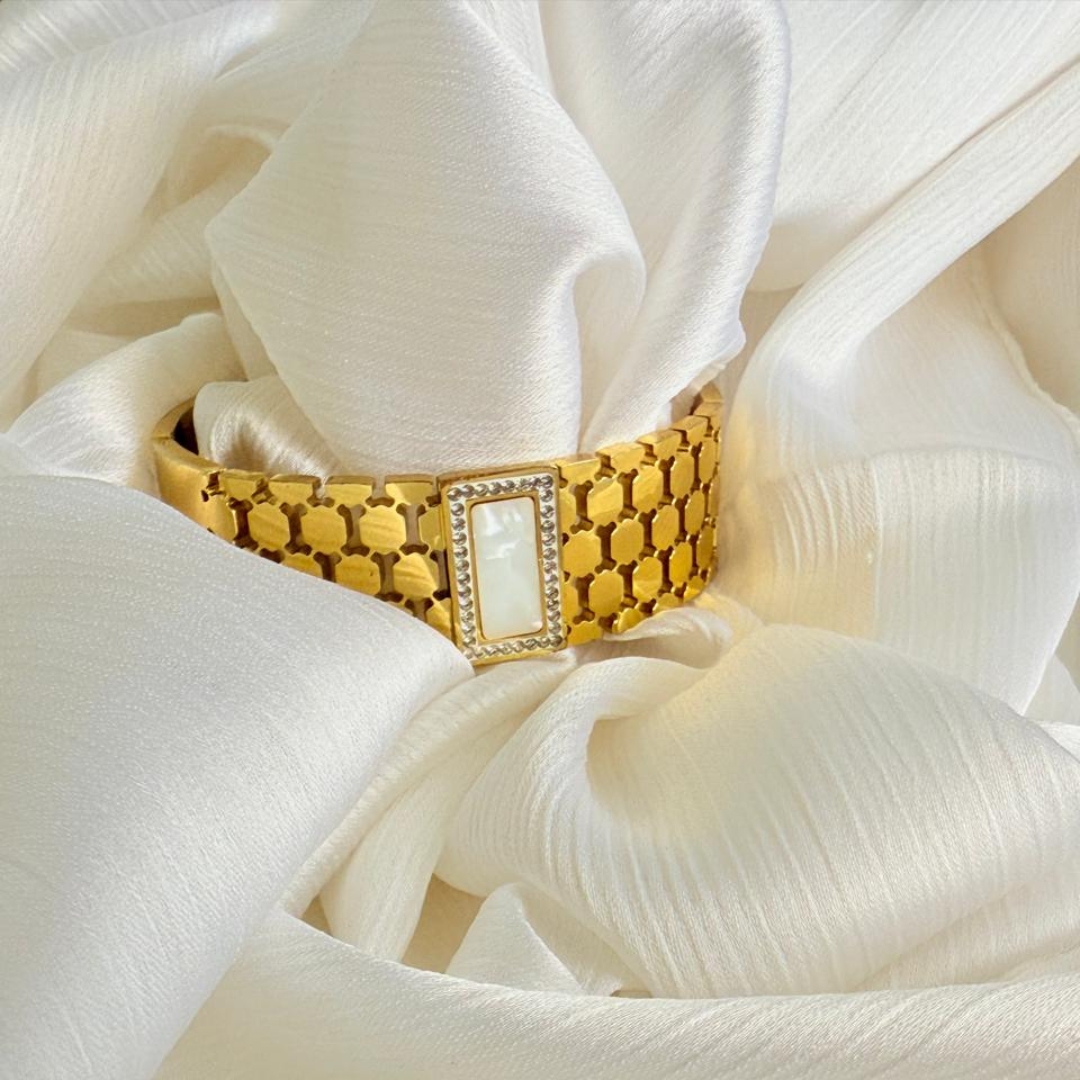 Golden and White - Image 2